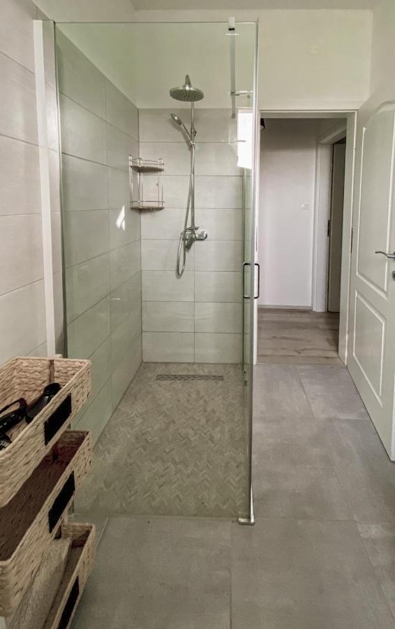 Apartments Happy Сукошан Экстерьер фото