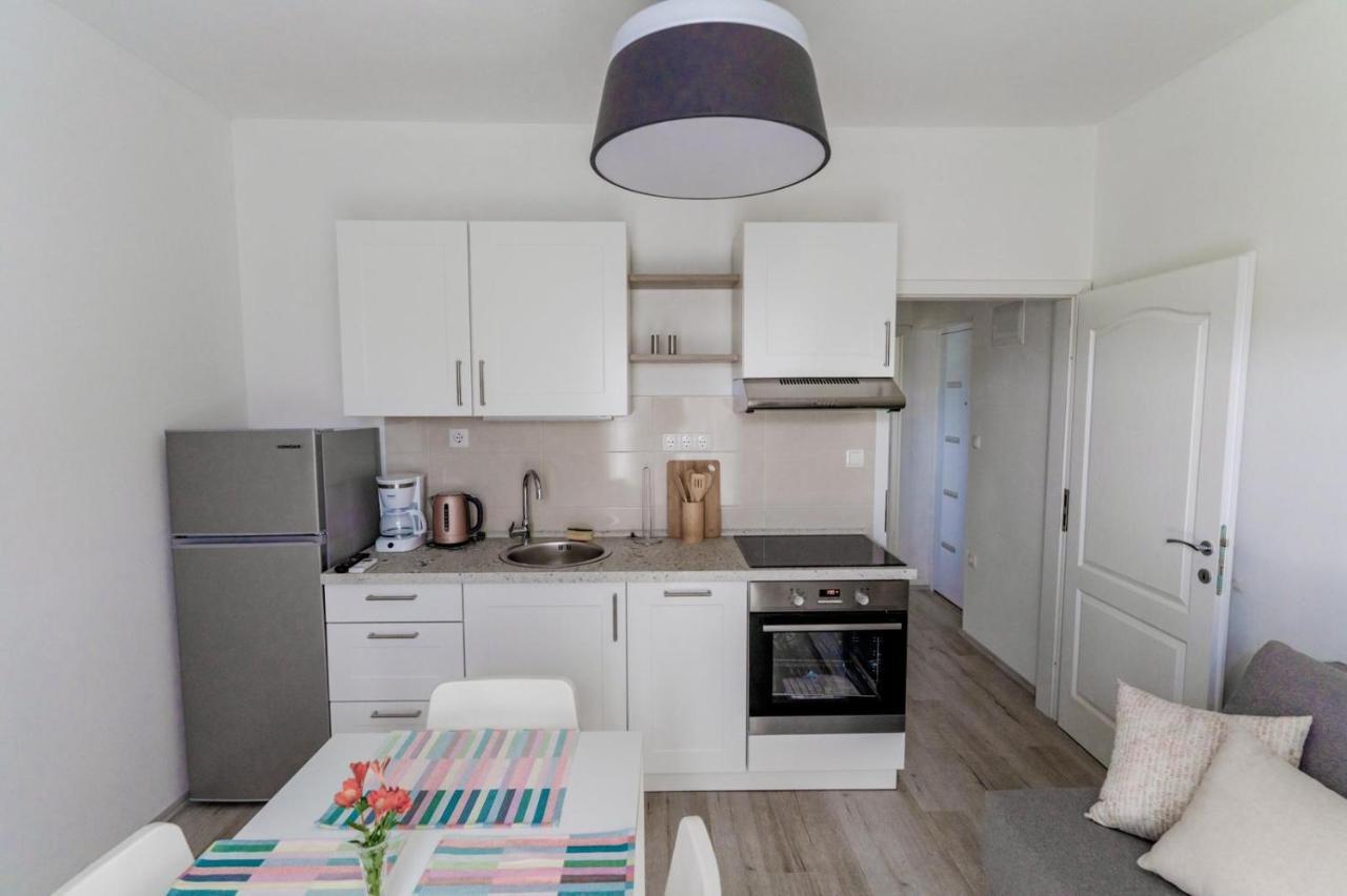 Apartments Happy Сукошан Экстерьер фото