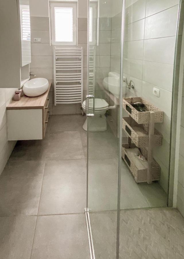 Apartments Happy Сукошан Экстерьер фото
