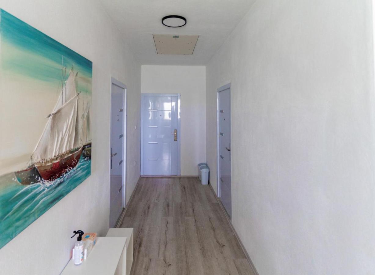 Apartments Happy Сукошан Экстерьер фото