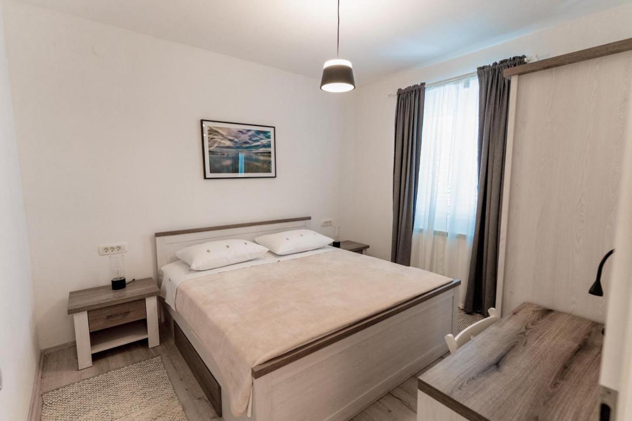 Apartments Happy Сукошан Экстерьер фото