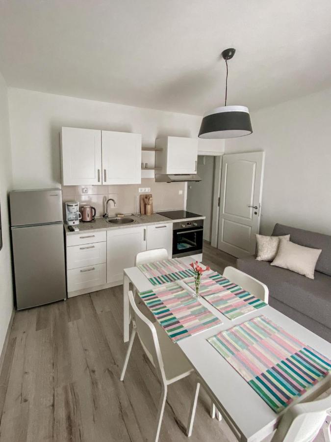 Apartments Happy Сукошан Экстерьер фото