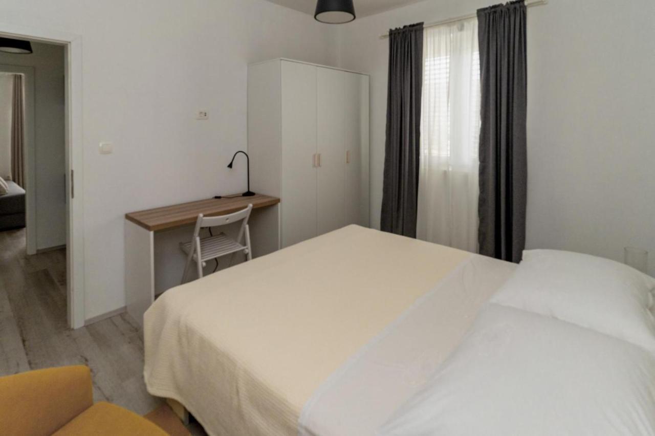 Apartments Happy Сукошан Экстерьер фото