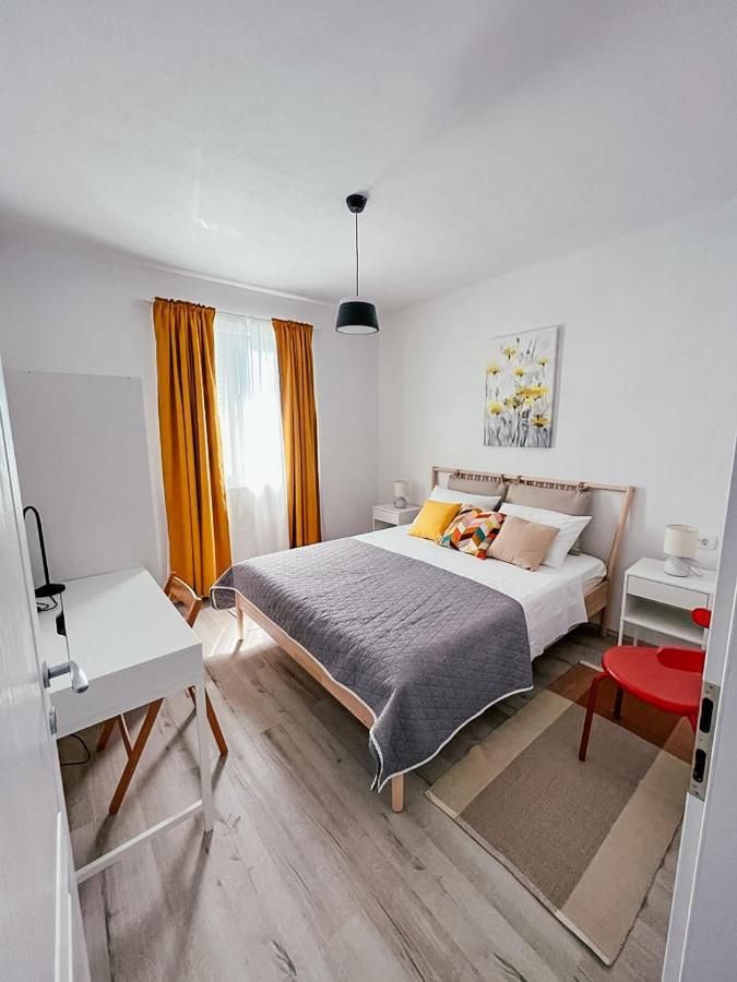 Apartments Happy Сукошан Экстерьер фото