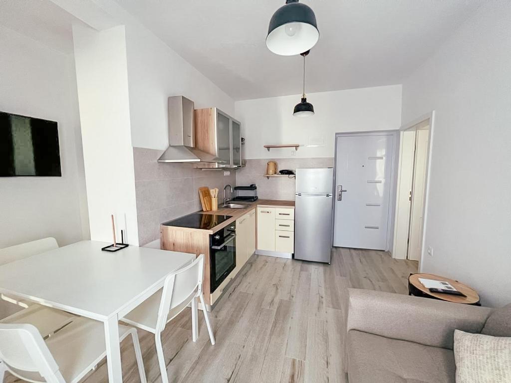 Apartments Happy Сукошан Экстерьер фото